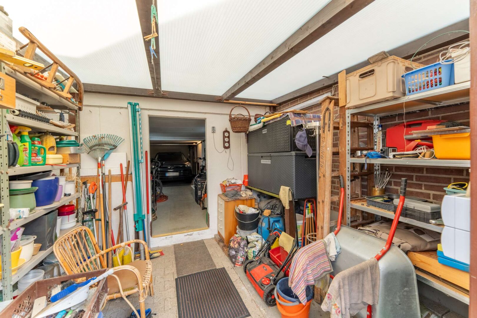 Garage mit Anbau