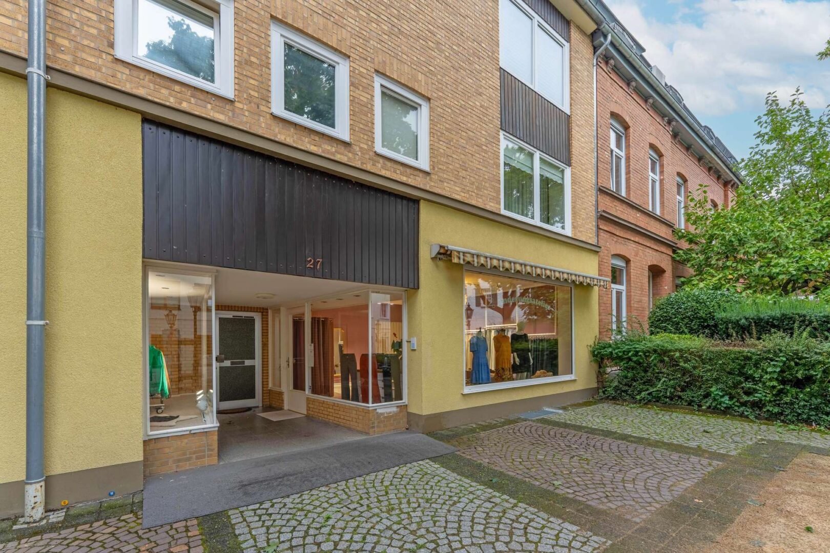 Ladenlokal mit Schaufenster