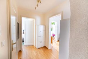 1.OG: Wohnungseingang