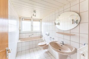 Badezimmer im OG