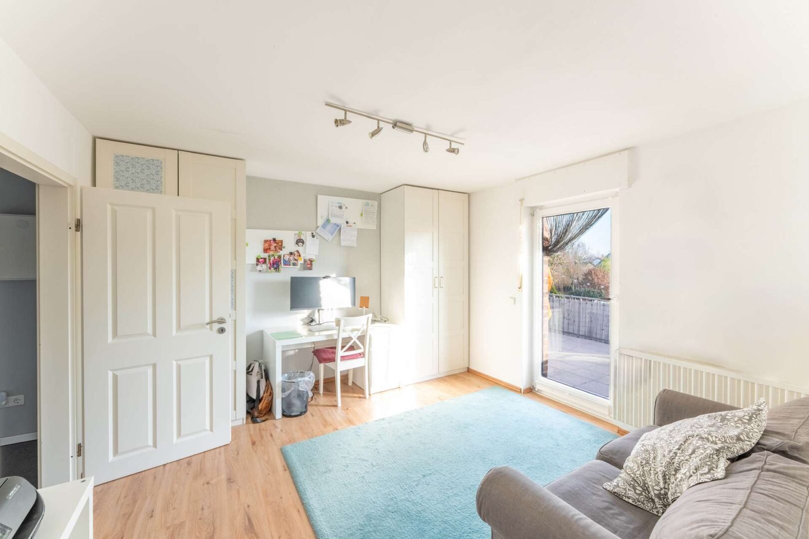 Home Office / Zugang Terrasse