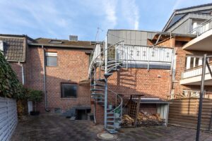 Wendeltreppe zur Dachterrasse