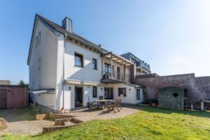 Rückseite und Garten