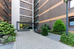 Hausansicht mit Rampe
