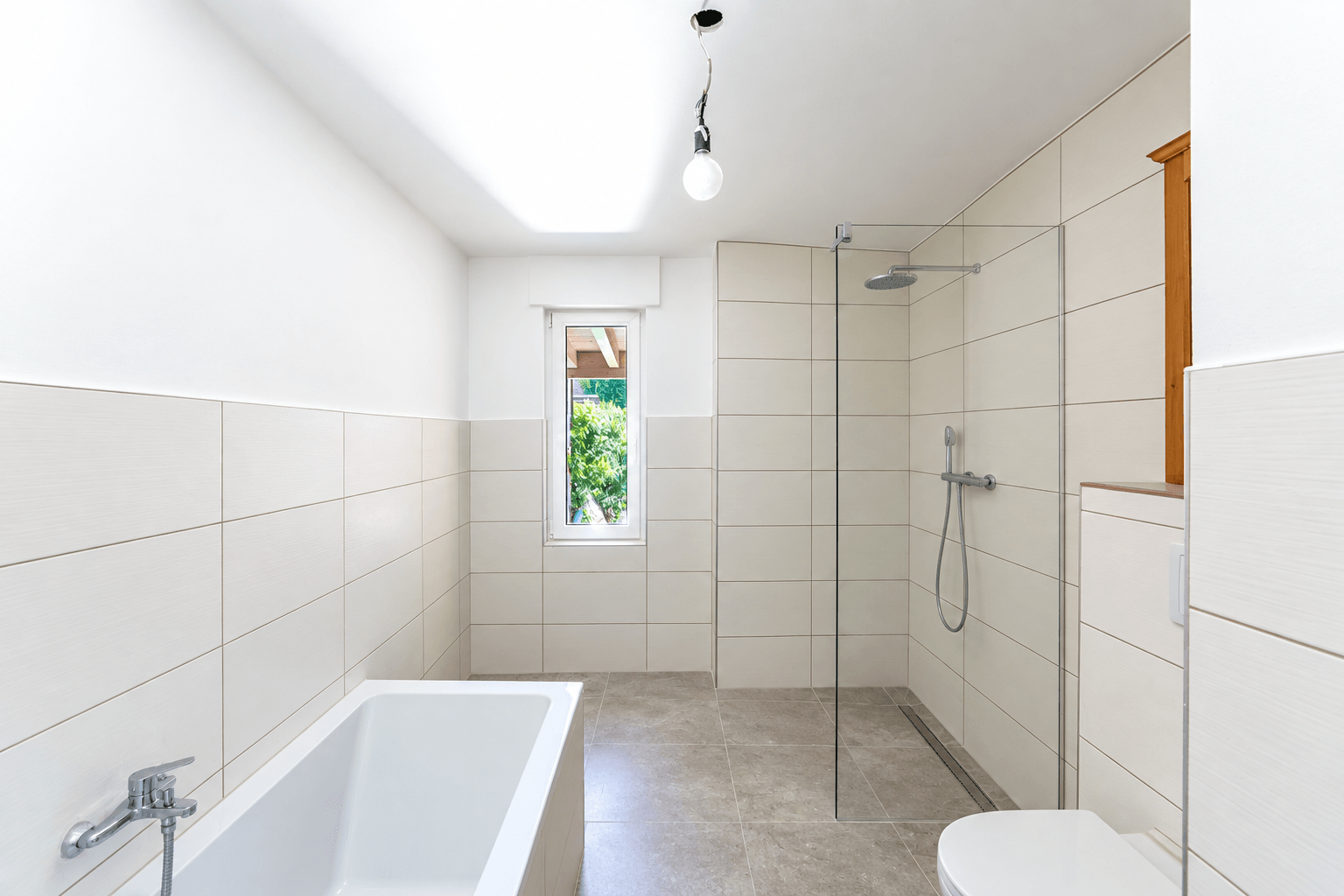 KI Fertigstellung Badezimmer EG