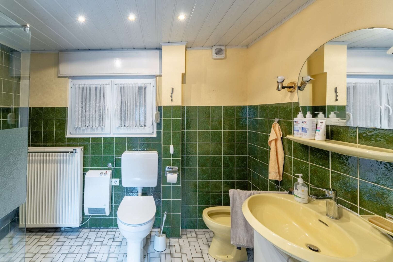 Badezimmer EG